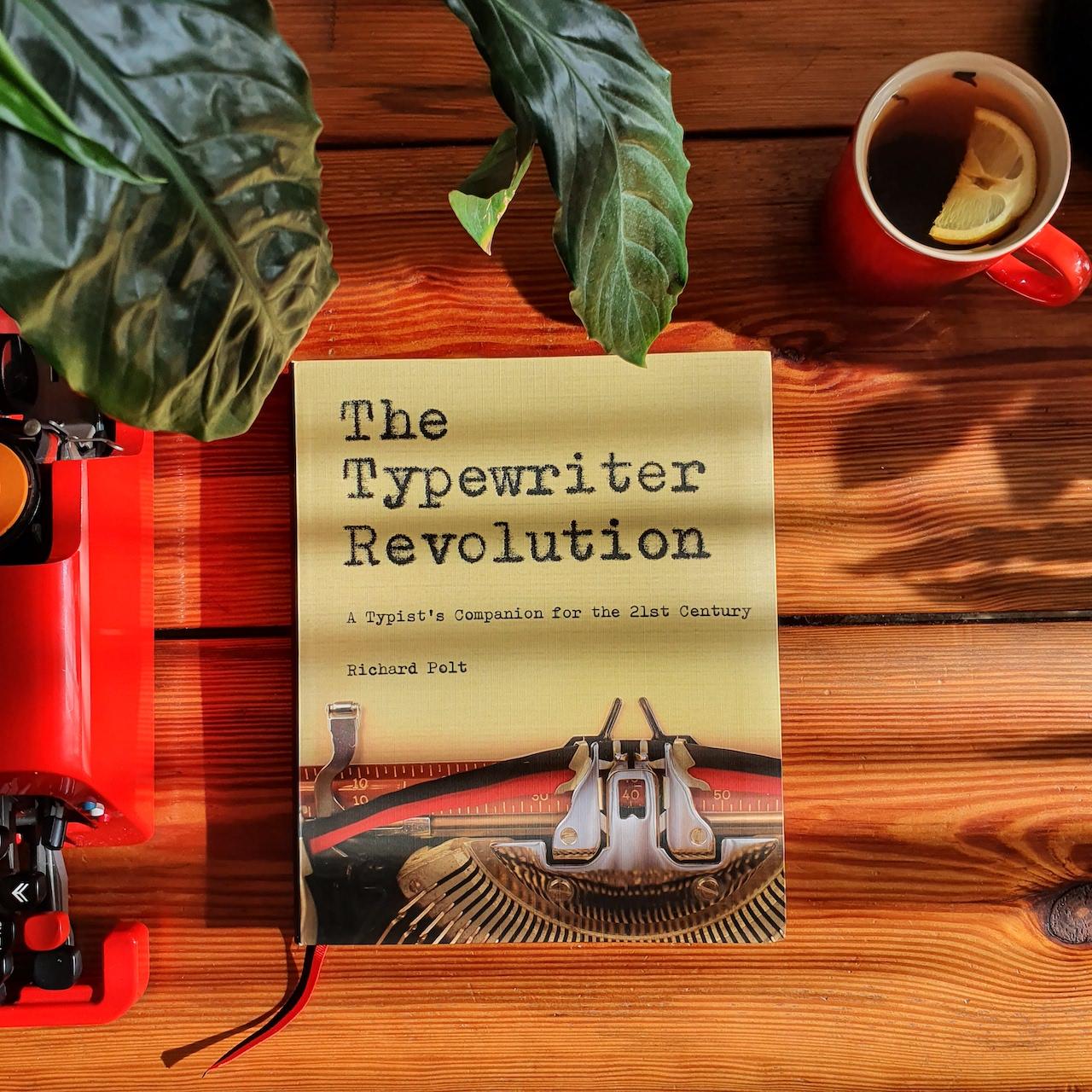 Zdjęcie książki /images/books/01 typewriter revolution/the typewriter revolution