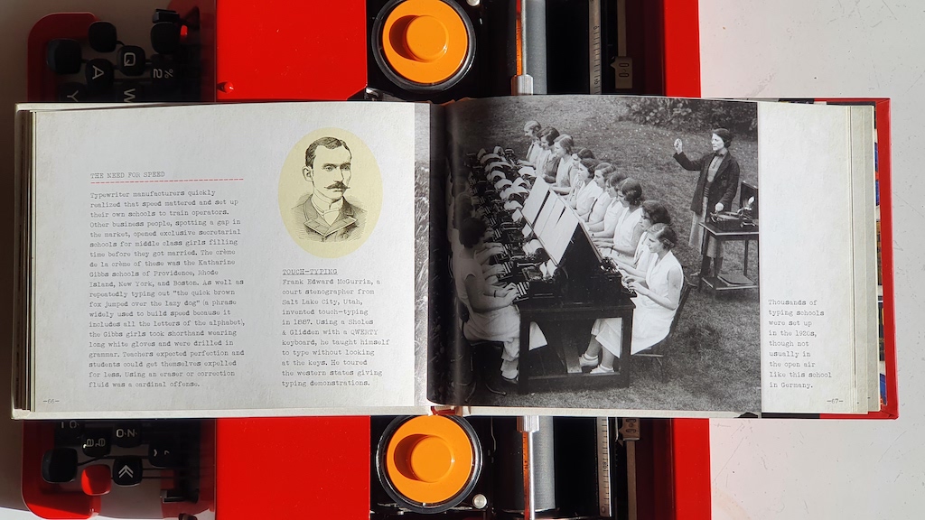 Wewnatrz Typewriter History Książki