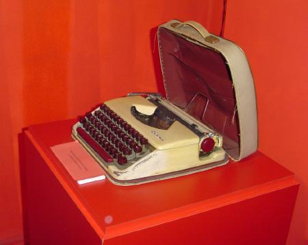 maszyna do pisania i Ryszard Kapuściński